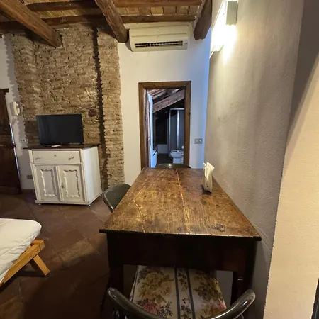 Navona Fox House 3